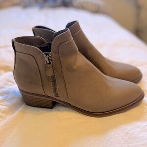 Ankle boots